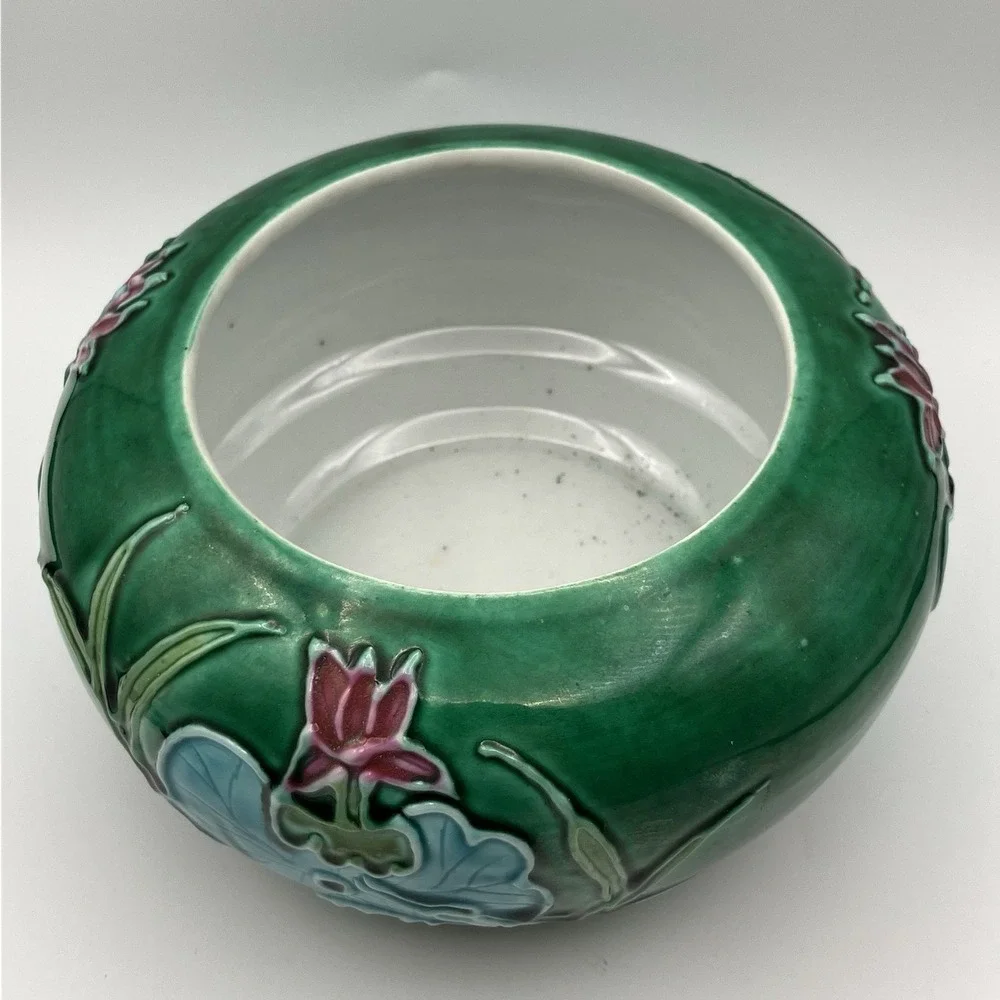 Chinese Fahua-Style Relief Porcelain Bowl w/ Crane &‎ Lotus - Kangxi Mark